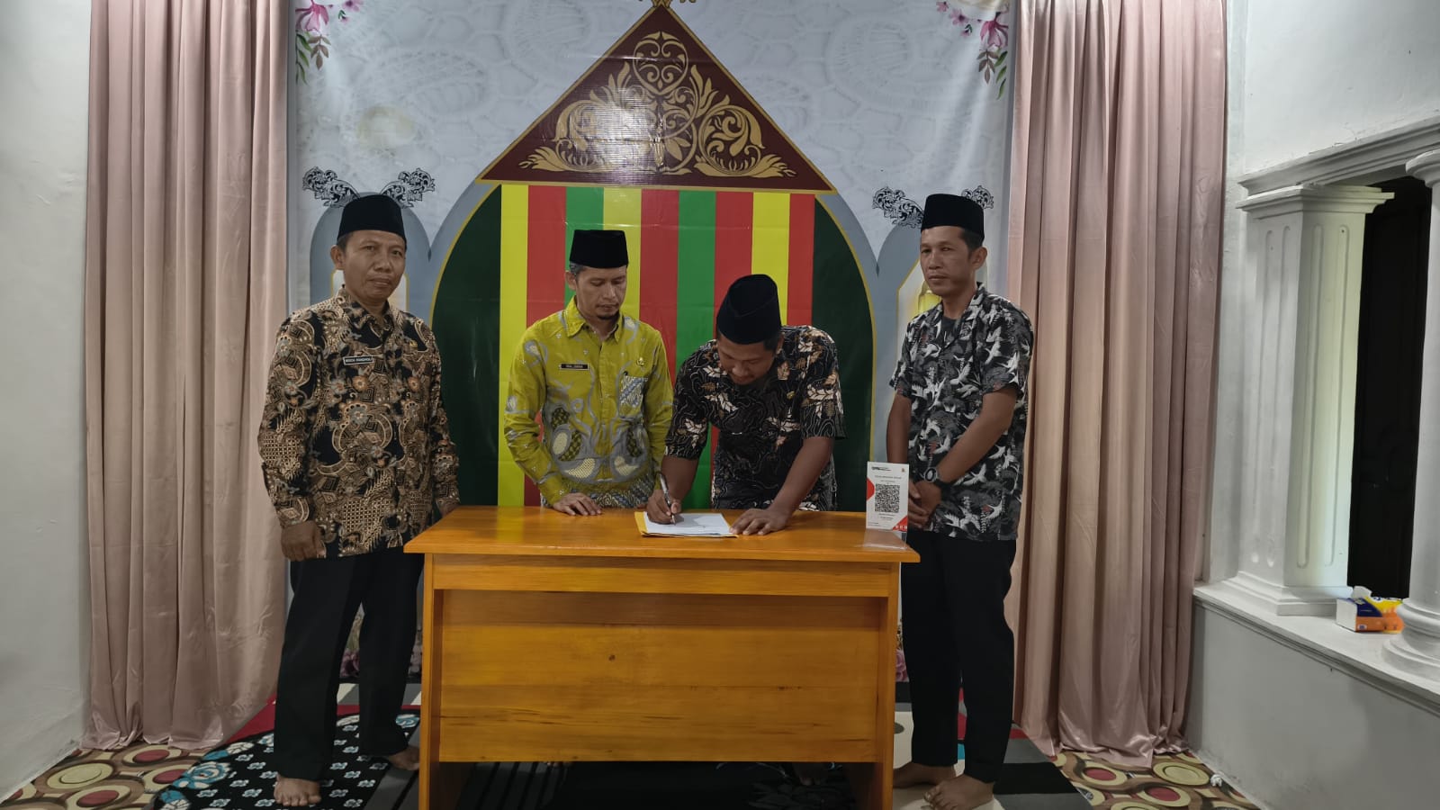 Sinergi Penguatan Ekonomi Umat, KUA Bunguran Tengah dan BUMDes Maju Sejahtera Tapau Teken MoU